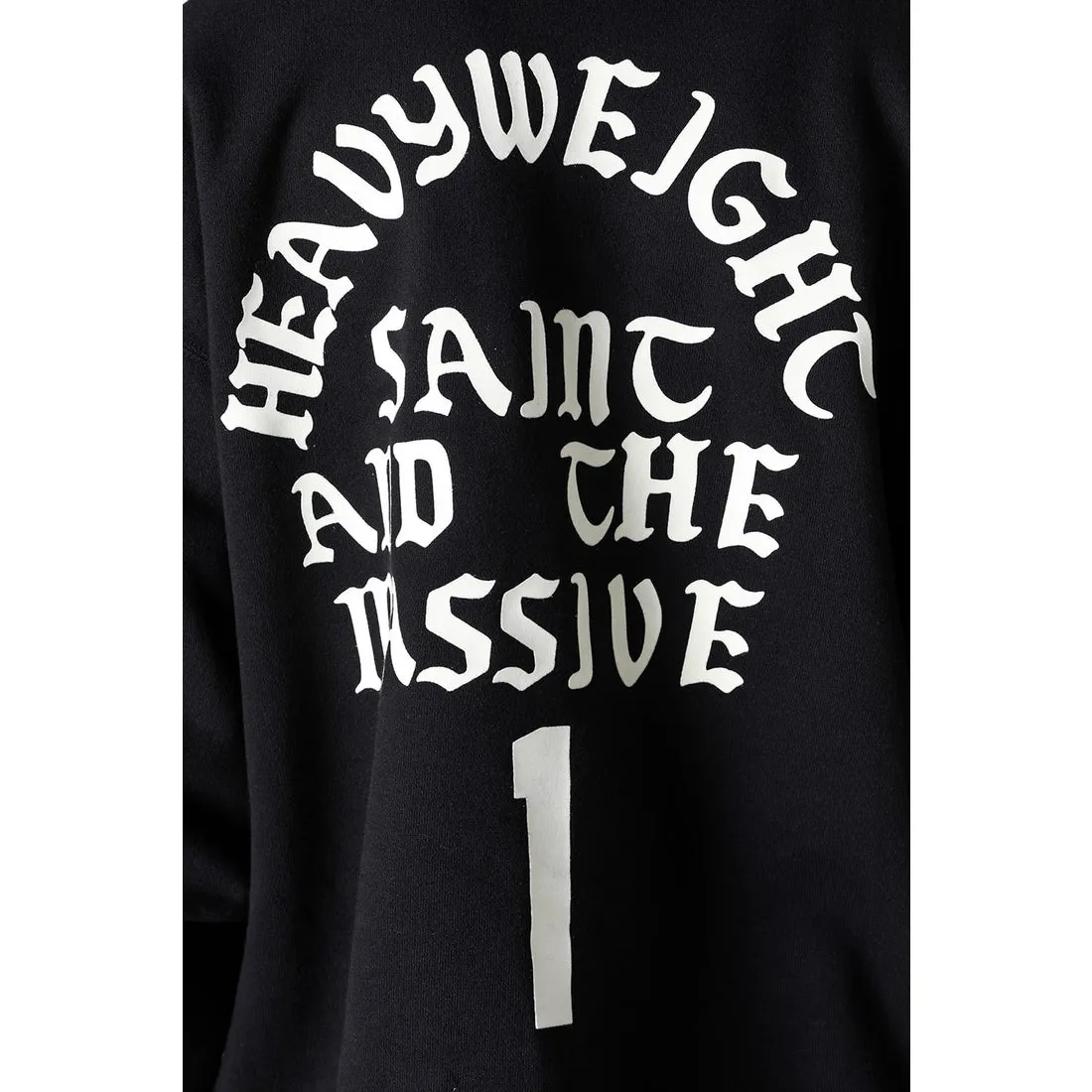 SAINT Mxxxxxx CREW SWT/IT'S SAINT/BLK Flocked SAINT sweatshirt Black S-XL ⚠️Note: This is flocking printing, not glue or crack paste. Don’t buy what you see in the picture. Short and loose fit. Both front and rear necklines are curved. Electrostatic flocking printing technology. Correct accessories. Fruit main mark/little angel anti-counterfeiting label.